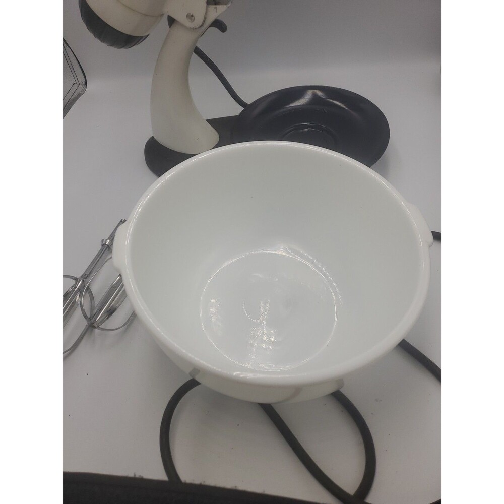 Vtg 1940s Sunbeam Mixmaster 10 Speed Model 9 Tested Working 9" Bowl See Picture - Picture 9 of 16